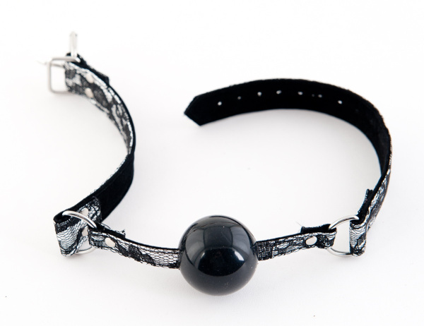 Кляп с кружевным ремешком, TOYFA Marcus, серебристый, 62 см